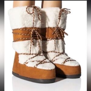 Azalea Wang Valentina Faux Shearling Winter Moonboots sz 9-10